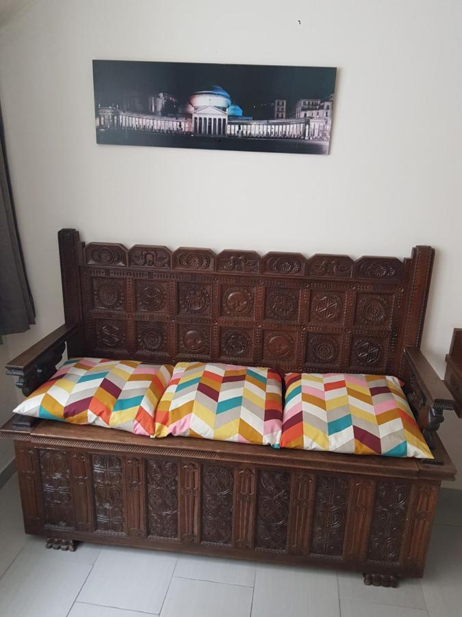 B&B Soriano44 Napoli Bagian luar foto